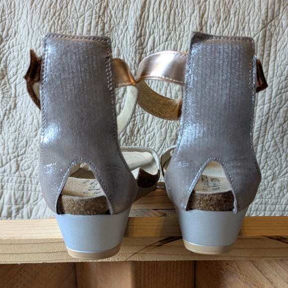 Naot Pixie Women's Sandals with Ankle Strap - Picture 4 of 6